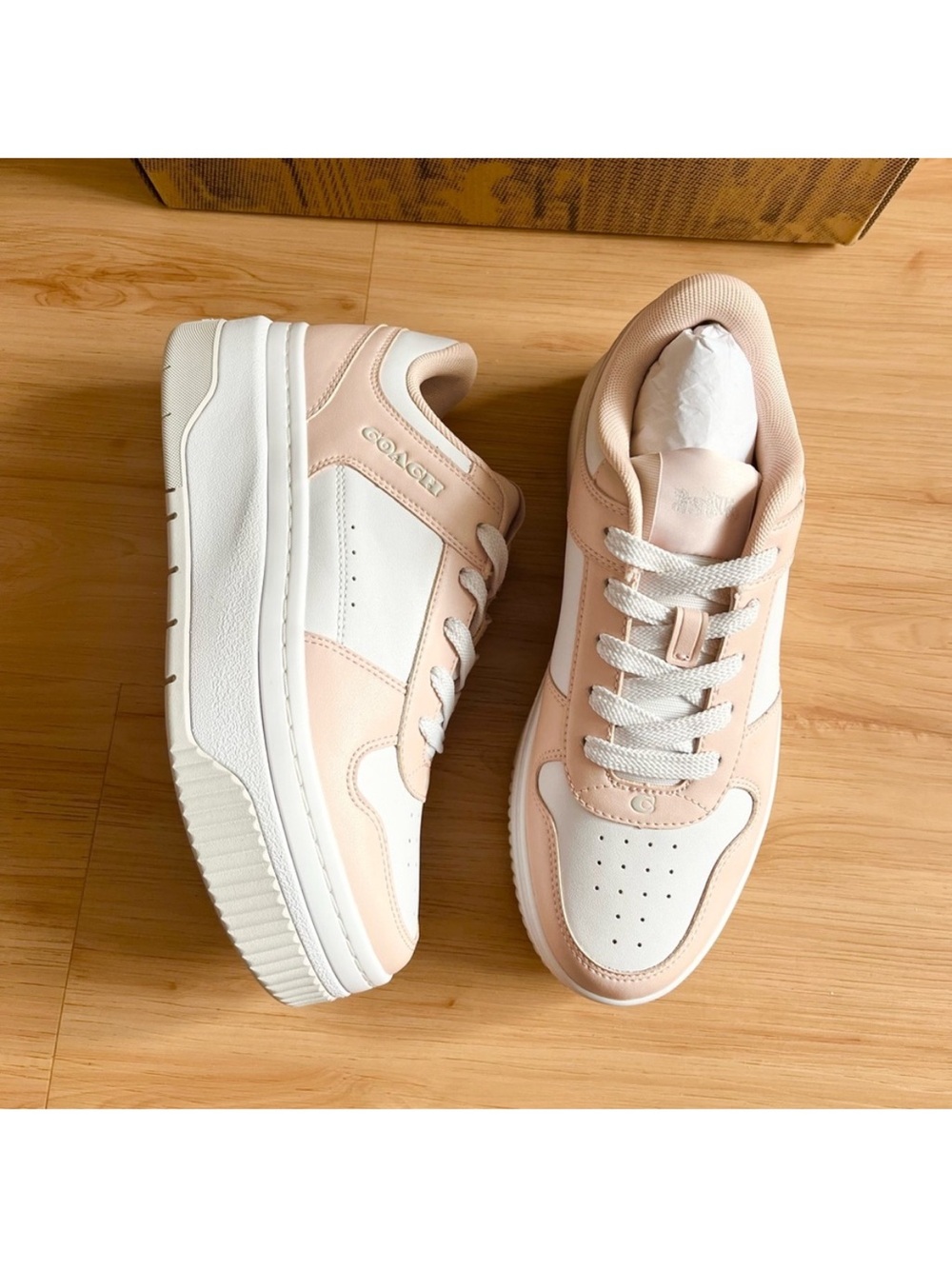 Coach Platform Sneaker
Women 9.0 US - Picture 4 of 14